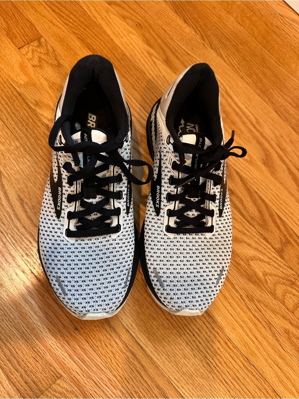 Brooks women Athletic Running Shoes - White & Black - Picture 2 of 7